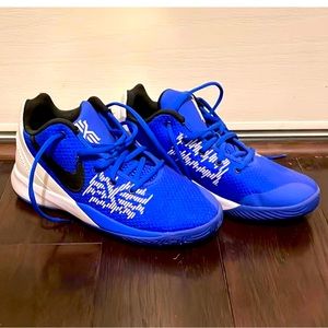 LIKE NEW! Youth Nike Kyrie Basketball Shoes